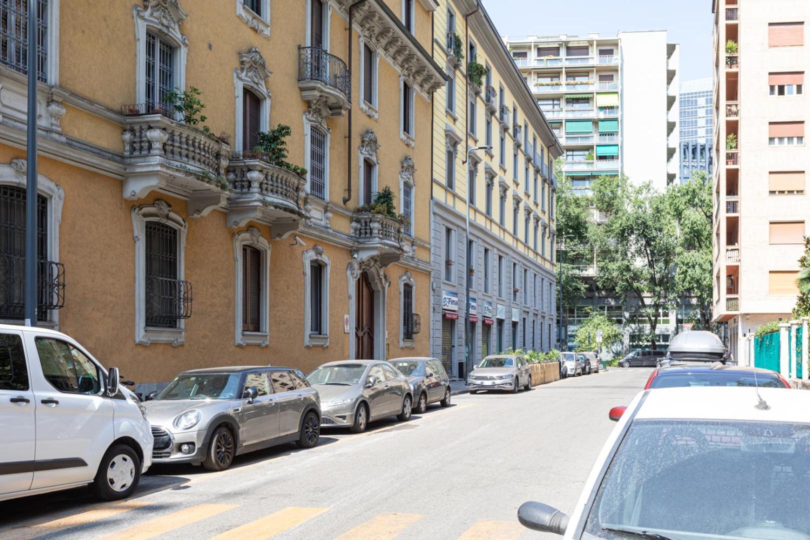 Centrale Suite With Balcony - Top Collection Milan Exterior photo